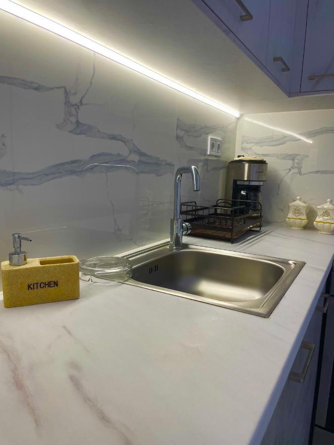 Haris White Apartment Roussospítion Eksteriør billede